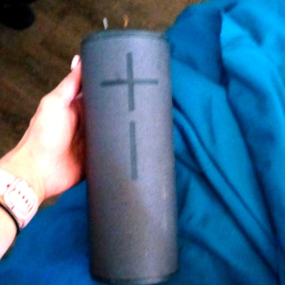 #1; ULTIMATE EARS BOOM3 , JUICY COUTURE WALLET, GUESS PURSE ,JUICY COIN BAG